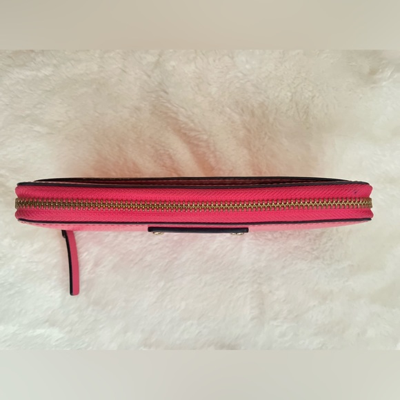 Kate Spade ♠️ pink wallet - Picture 2 of 6